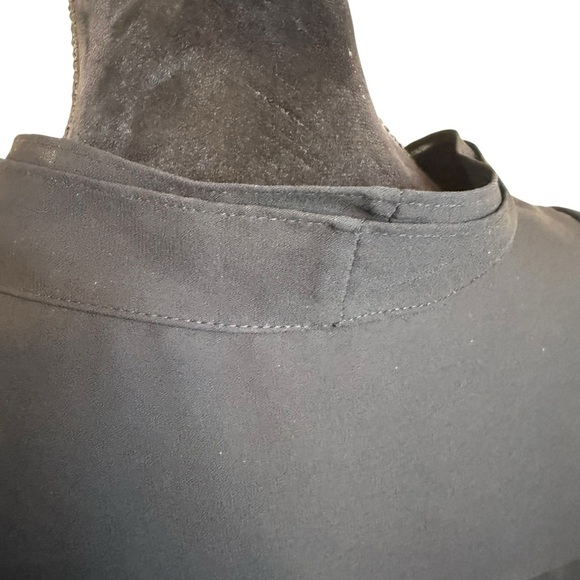 Karl Lagerfeld Sheet Black Sleeveless Blouse with Notched Collar - Picture 5 of 10